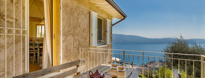 Il Cisternino Eco Lodge is one of [ Gardasee ] Ferienwohnungen.