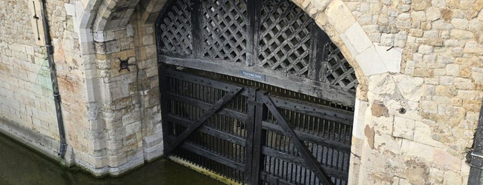 Traitors' Gate is one of London(Landmarks).