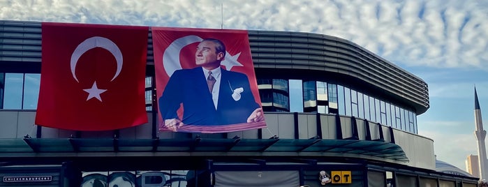 Maidan is one of Önder Bozdemir'in Beğendiği Mekanlar.