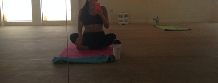 Bikram Yoga Brickell is one of Posti che sono piaciuti a Stephanie.
