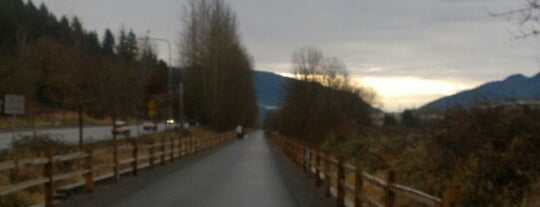 East Lake Sammamish Trail is one of Lugares favoritos de Andrew C.