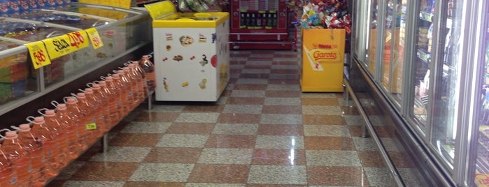 Supermercado Nagumo Atibaia - Alvinópolis is one of Mauricio'nun Kaydettiği Mekanlar.
