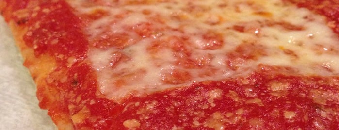 Rizzo's Fine Pizza is one of New York's Most Iconic Pizzerias.