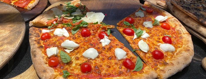 La pizza /pizzeria Napoletana is one of Restaurants München.