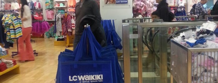 LC Waikiki is one of ‏‏‎さんの保存済みスポット.