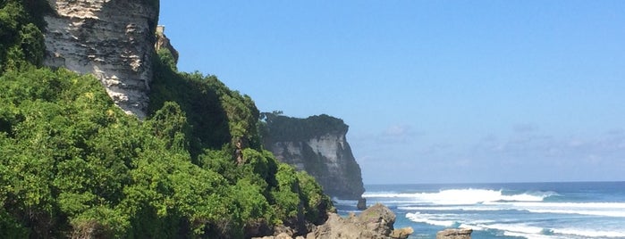 Pantai Suluban | Blue Point Beach is one of Bali Best Kept Secret Beach.