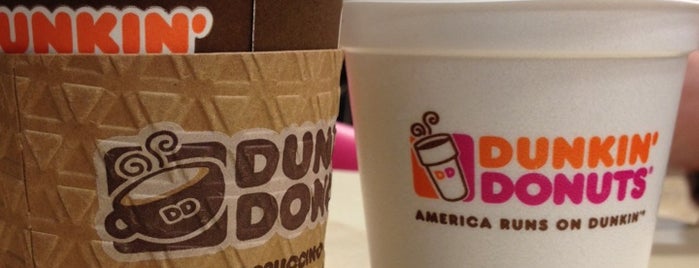 Dunkin' is one of Nicoleさんのお気に入りスポット.