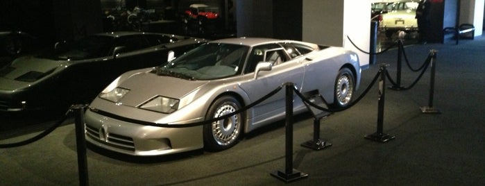Petersen Automotive Museum is one of Los Angeles.