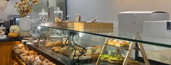 Pagnotta Bakery Shop is one of Locais curtidos por Hesham.