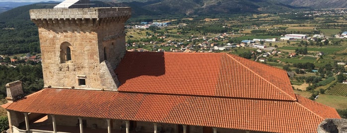 Castelo de Monterrei is one of Rincones de Galicia.