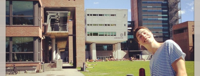 Universitetet i Agder is one of Orte, die Tina gefallen.