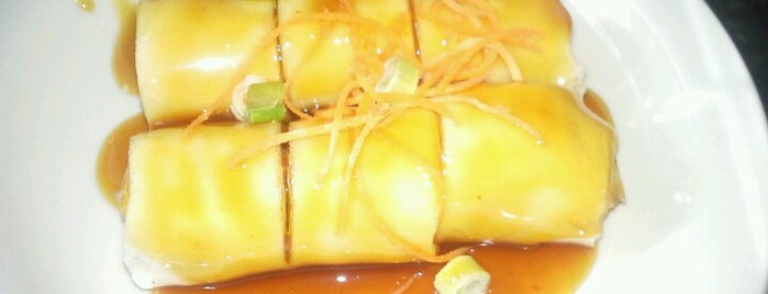 Rosded Too Thai Cuisine is one of Locais curtidos por Elaine.