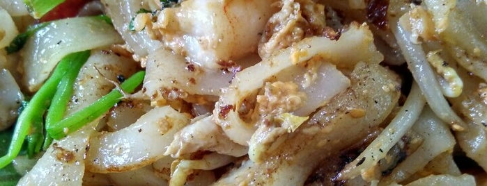 Kwetiaw seafood Agogo is one of Posti che sono piaciuti a Daulat.