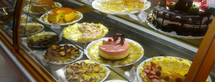 Ybytu Bakery is one of Lugares favoritos de Adriane.