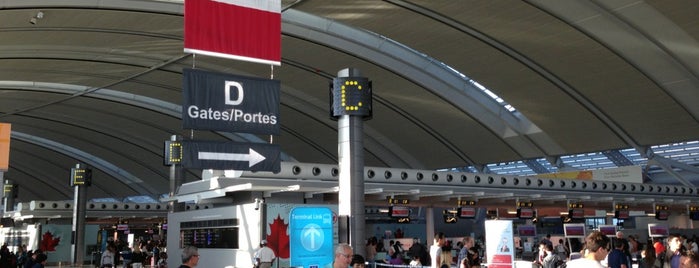 Aéroport international Pearson de Toronto (YYZ) is one of Lieux qui ont plu à Danyel.
