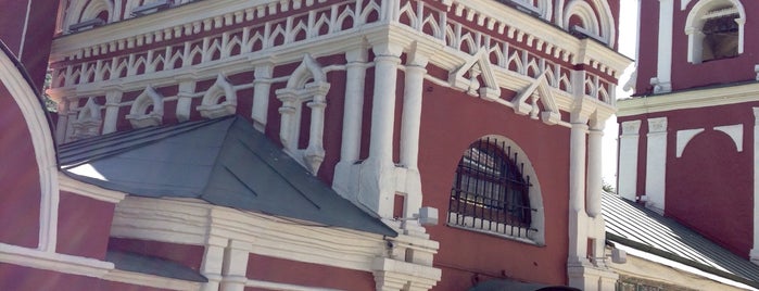 Храм Успения Пресвятой Богородицы в Гончарах is one of Москва узорчатая.