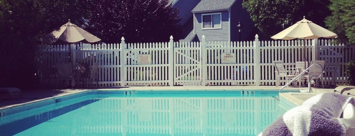 The Greens Pool & Sun Deck is one of Up.