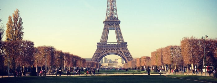 Menara Eiffel is one of France.