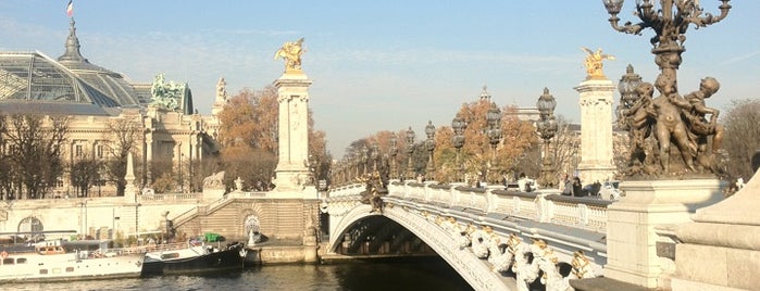 Ponte Alexandre III is one of France.