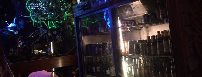Mahoney's Pub is one of Favorite Bars.