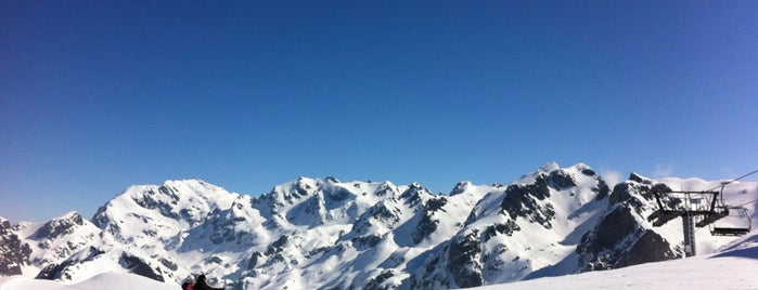 Chamrousse 1650 is one of Les 200 principales stations de Ski françaises.
