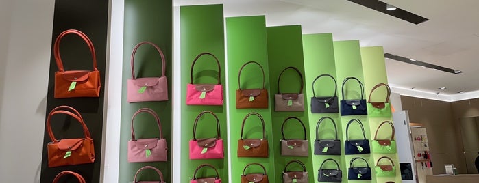 Longchamp is one of Foreign locations.