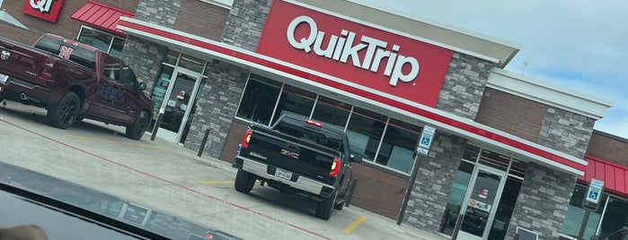 QuikTrip is one of Posti che sono piaciuti a Brandi.