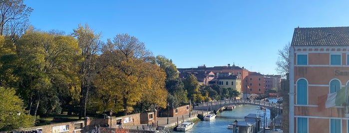 Ponte della Costituzione is one of Venecia.
