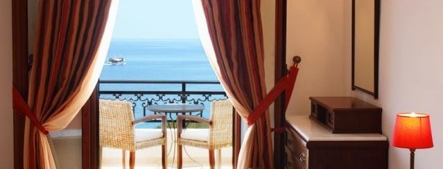 Kekrifalia Hotel, Bar & Restaurant is one of Posti che sono piaciuti a Virtue.