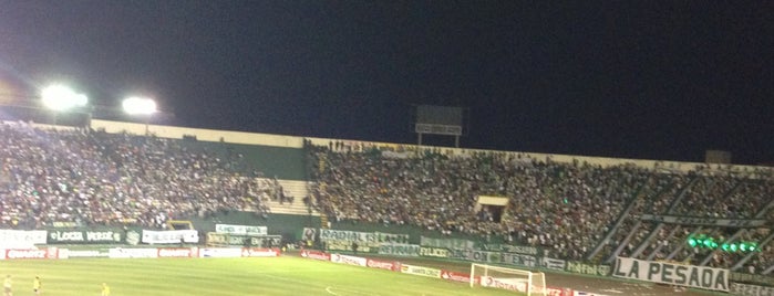 Estadio Ramón Tahuichi Aguilera is one of สถานที่ที่ Lucas ถูกใจ.