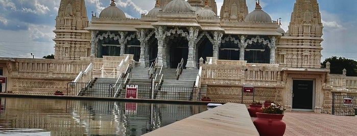 BAPS Shri Swaminarayan Mandir is one of Houston Worldview Experience Tour.
