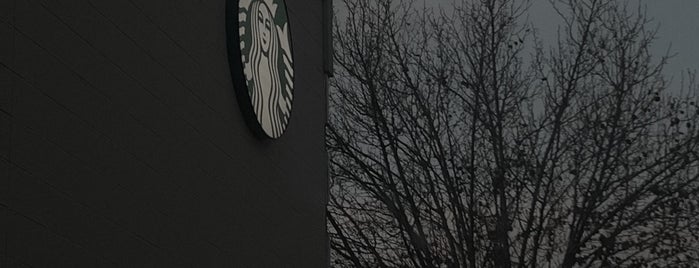 Starbucks is one of Locais curtidos por Gerald.
