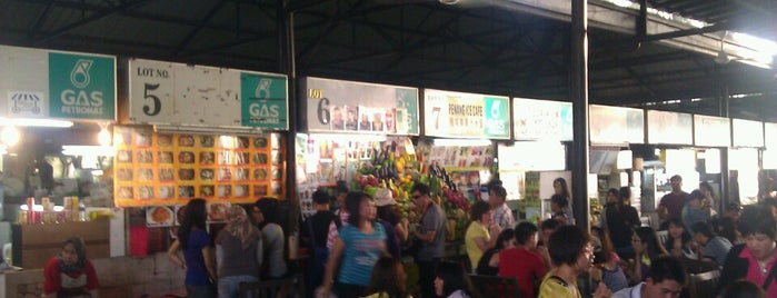 No.6 Fruit Juice Stall is one of Place to go.