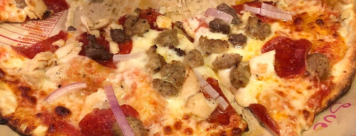 Mod Pizza is one of Gespeicherte Orte von Lizzie.