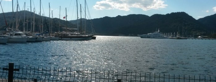 Göcek Marina is one of mirzaさんのお気に入りスポット.