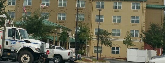 Country Inn & Suites By Radisson, Jacksonville West, FL is one of สถานที่ที่ Steven ถูกใจ.