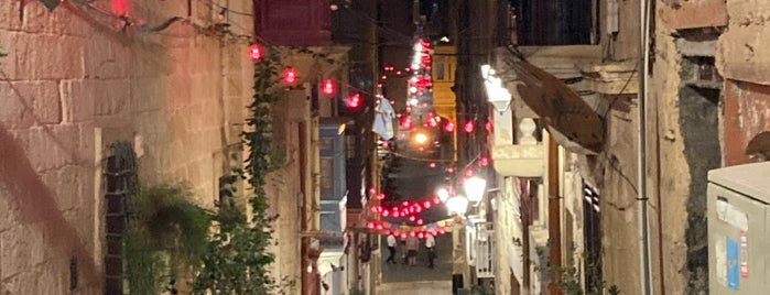 Loop Bar is one of Malta.