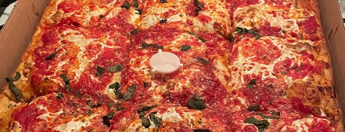 Fabio’s Pizzeria and Restaurant is one of Pizza/Italian.