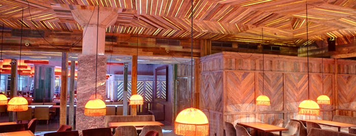 Shishas Sferum Bar is one of Tempat yang Disimpan Veronika.