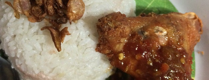 Ayam Penyet Suroboyo is one of Malang Food.