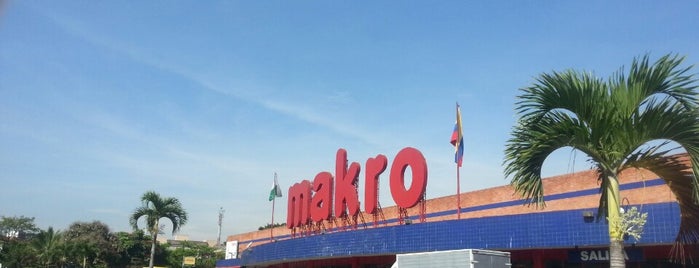 Makro is one of Andreaさんのお気に入りスポット.