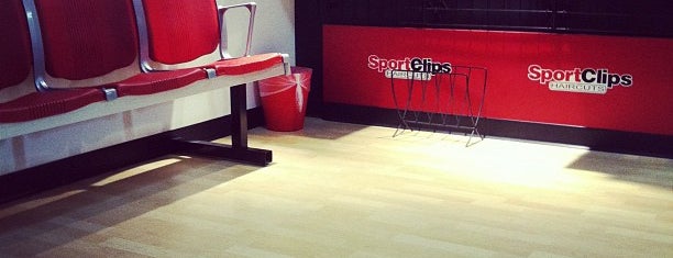 Sport Clips Haircuts of Burnsville is one of สถานที่ที่ Jim ถูกใจ.