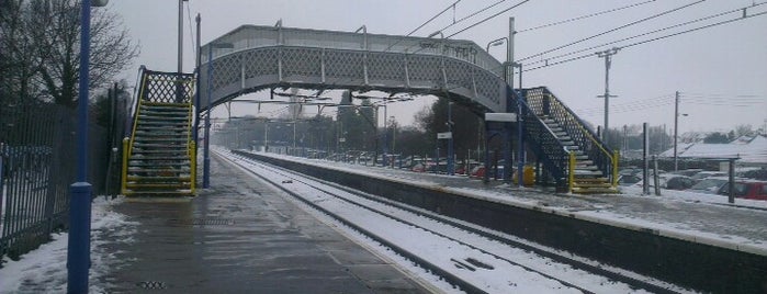 Hockley Railway Station (HOC) is one of Tempat yang Disukai Mike.