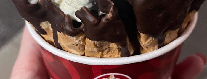 Cold Stone Creamery is one of The 15 Best Places for Desserts in Jacksonville.