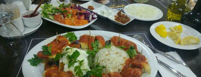 Çınar Restaurant is one of Tempat yang Disukai Arda.