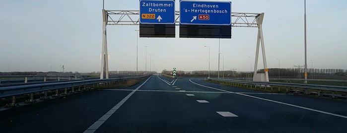 Ewijk Interchange is one of Knooppunten.