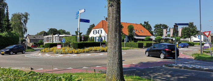Rotonde Rodenborchweg / Schoolstraat is one of Halandinh's mayorships.