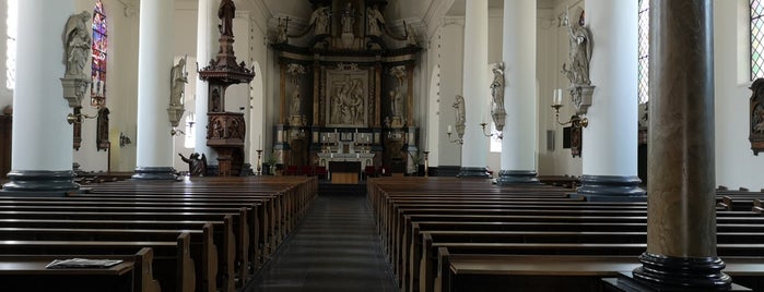 Heilige Antonius Abt Kerk is one of Halandinh's mayorships.