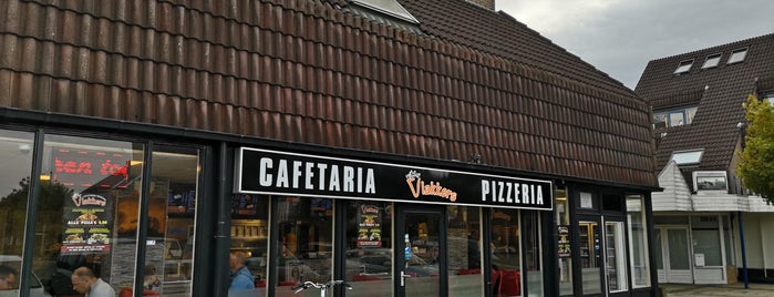 Cafetaria Pizzeria Vlakkers is one of Halandinh's mayorships.