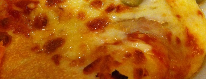 Pizza Hut is one of Pra se empanturrar em SP.